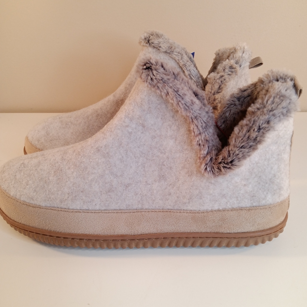 Women's dluxe by dearfoams Dolly Bootie Slippers -Multip sizes.